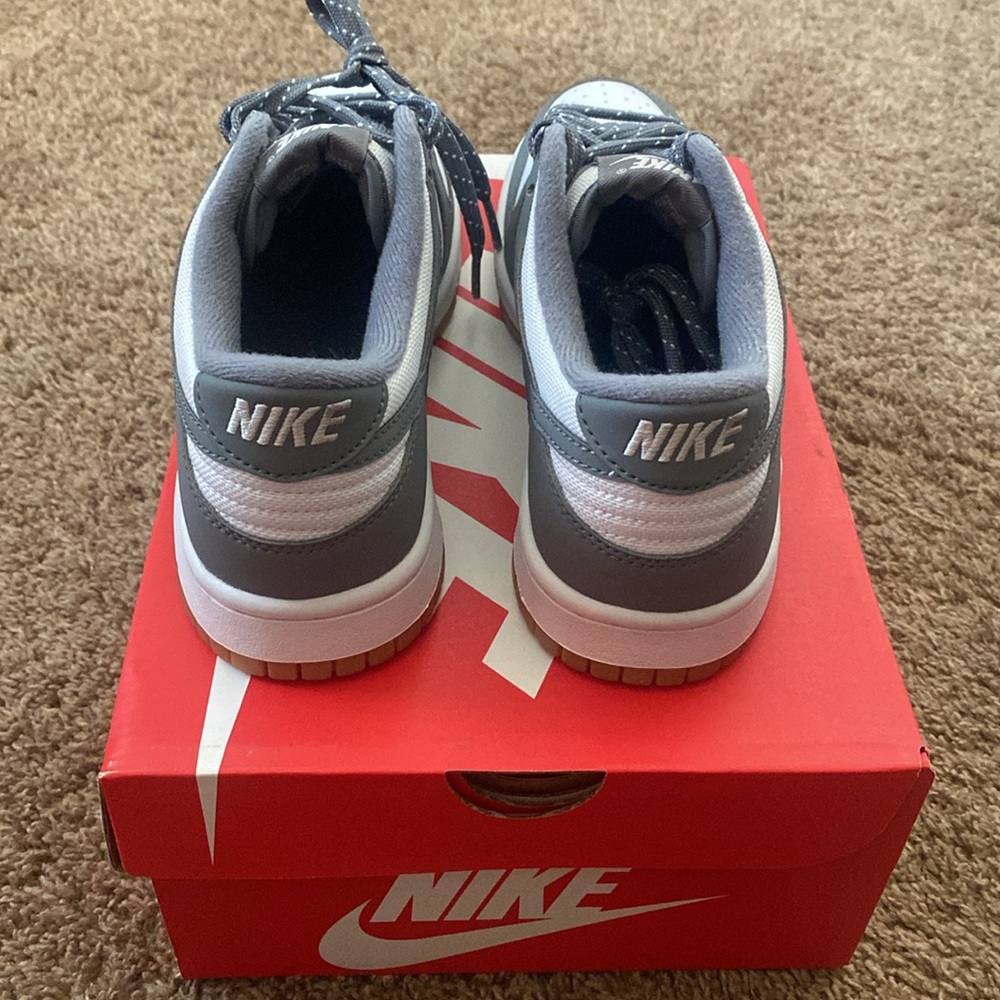 Nike | NWB Nike Dunk Low GS - Picture 5 of 10